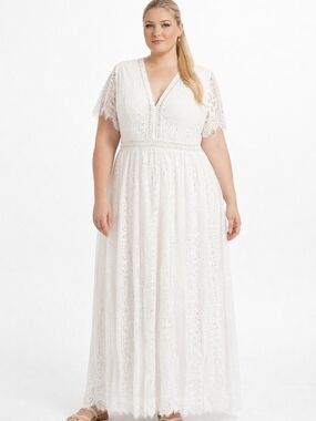 Boutique White Lace Maxi Dress Women’s Size 2XL Boho V-Neck Short Sleeve Flowy.